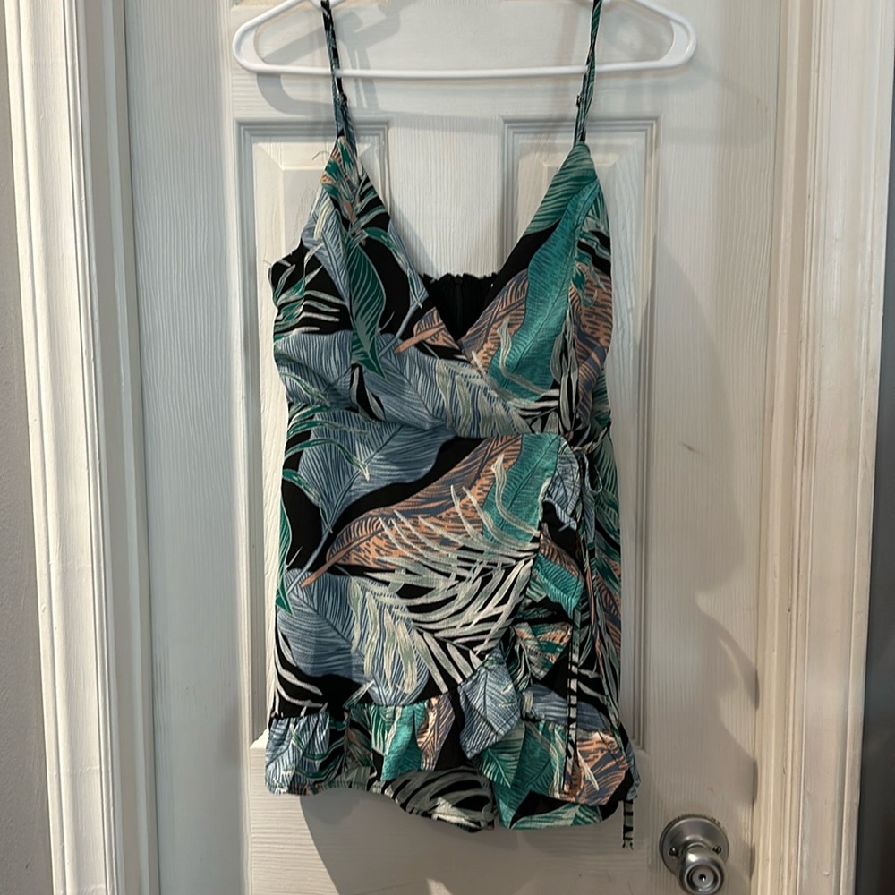 Super cute Vestique romper